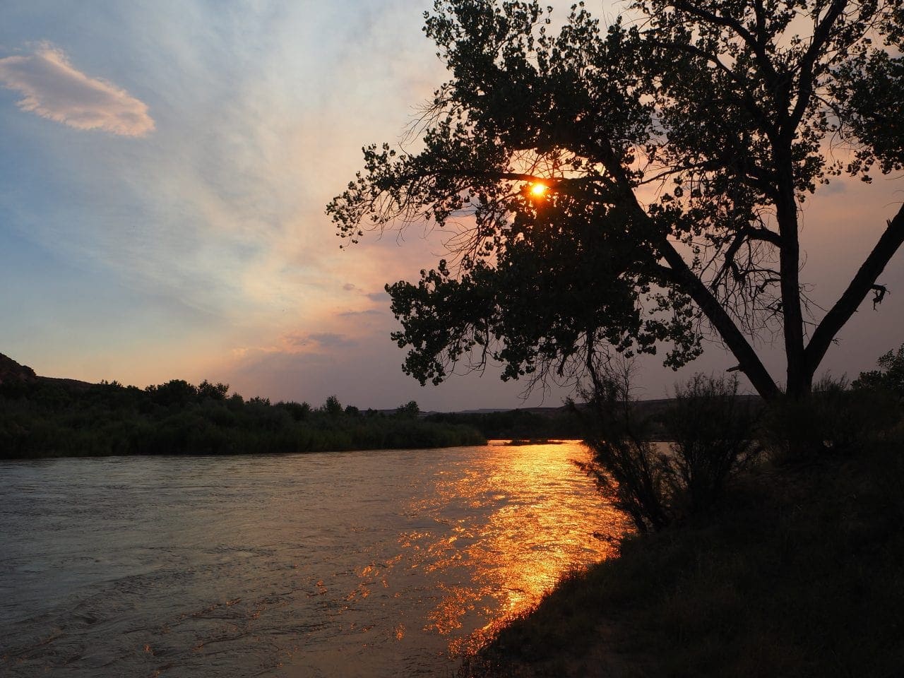 A beautiful sunset over the river on Gold Mine road