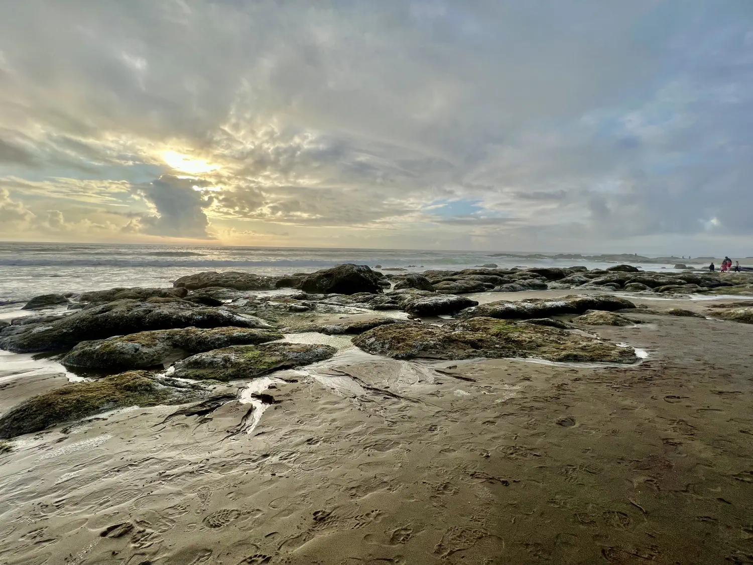 A gorgeous sunset at Lincoln City Beach along the coast of Oregon