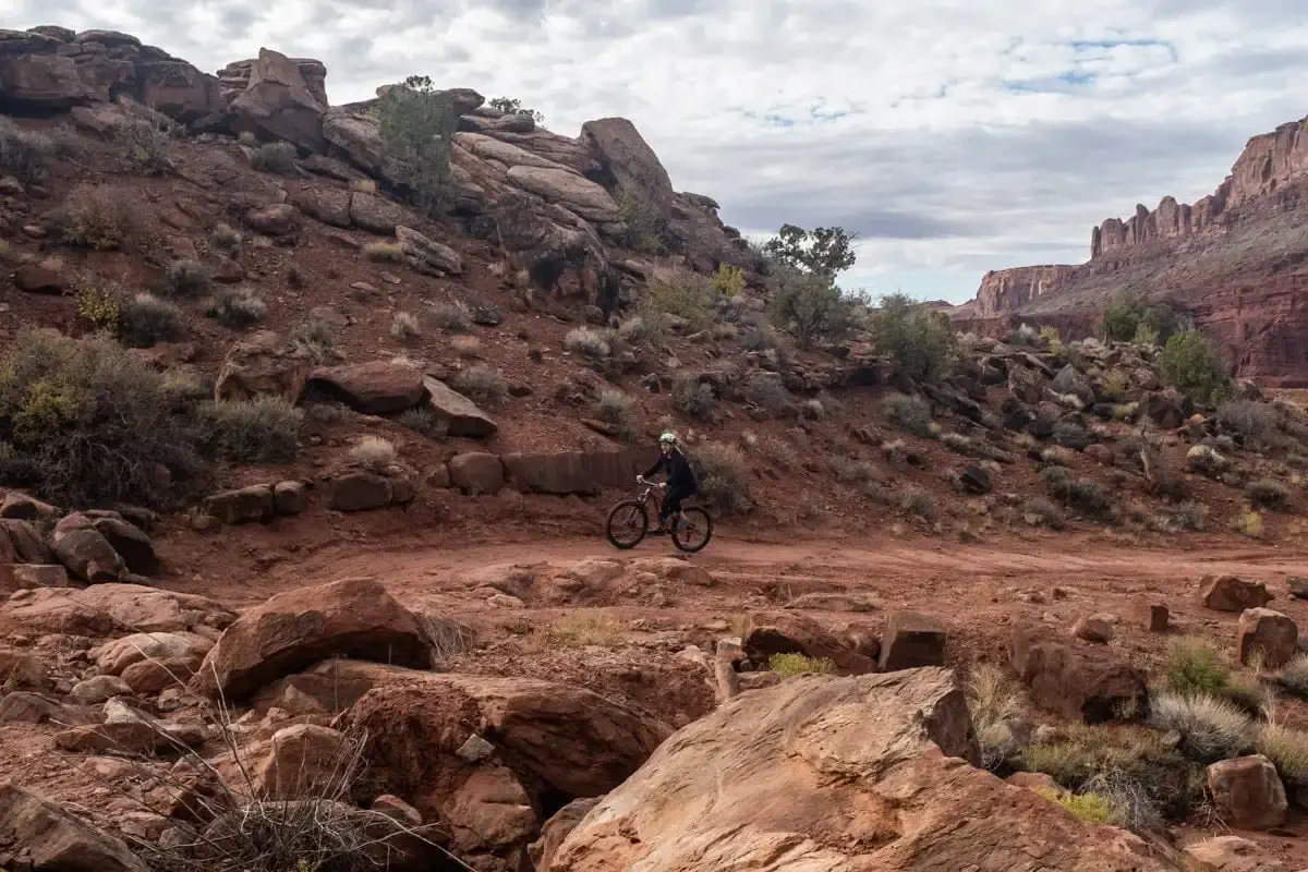 Lindsey approaching a difficult obstacle