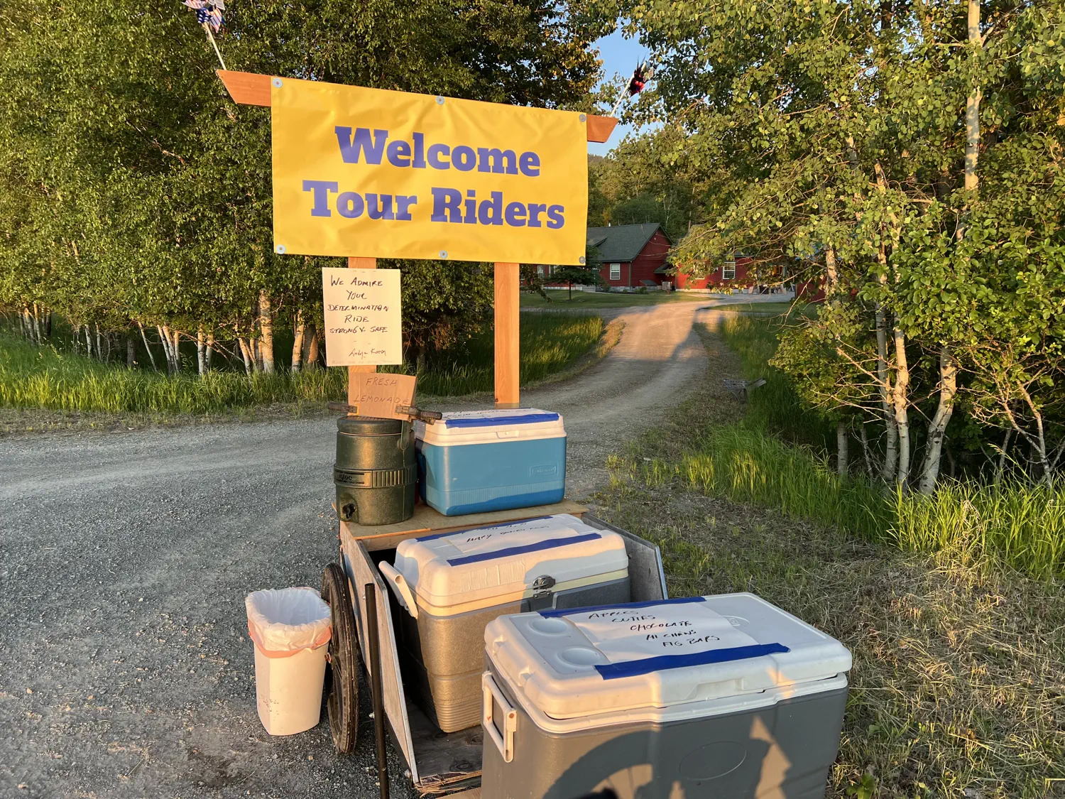 An amazing piece of trail magic, coolers stocked with food and drinks! THANK YOU!!! 🙏